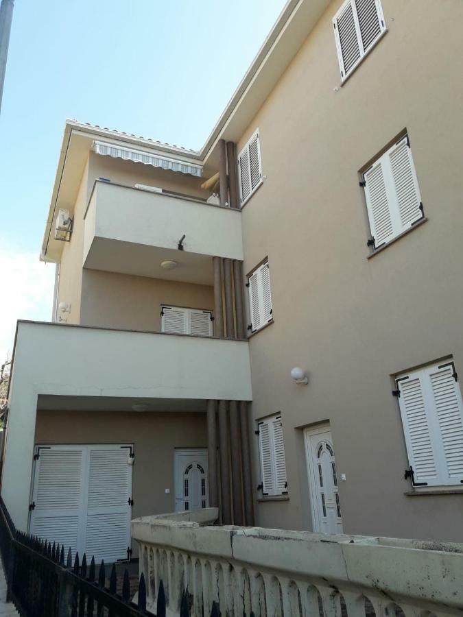 Studio Apartment Jasna Novi Vinodolski Esterno foto