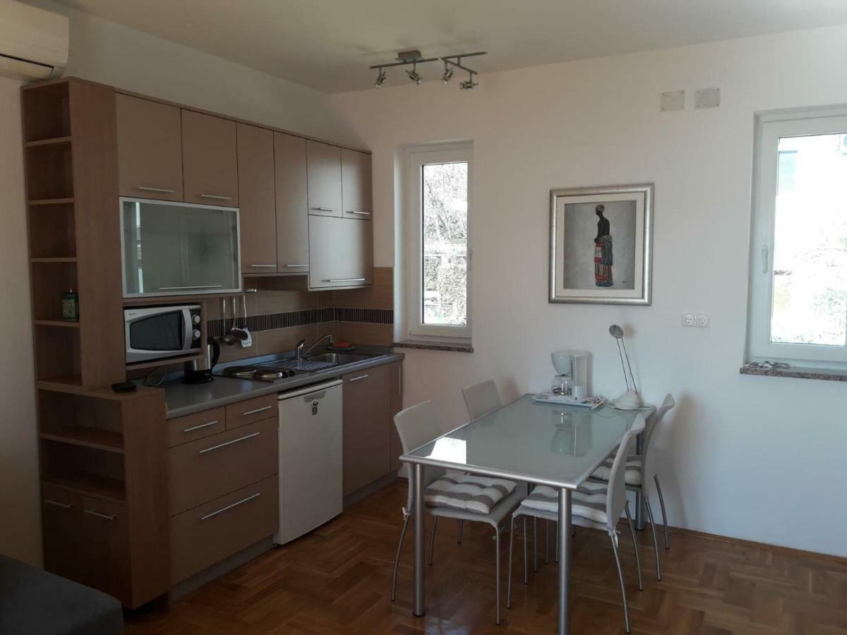 Studio Apartment Jasna Novi Vinodolski Esterno foto